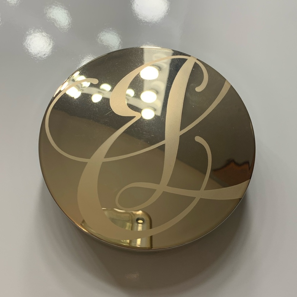 Estée Lauder Double Wear Stay-in-Place Matte Powder Foundation 1W2 Sand